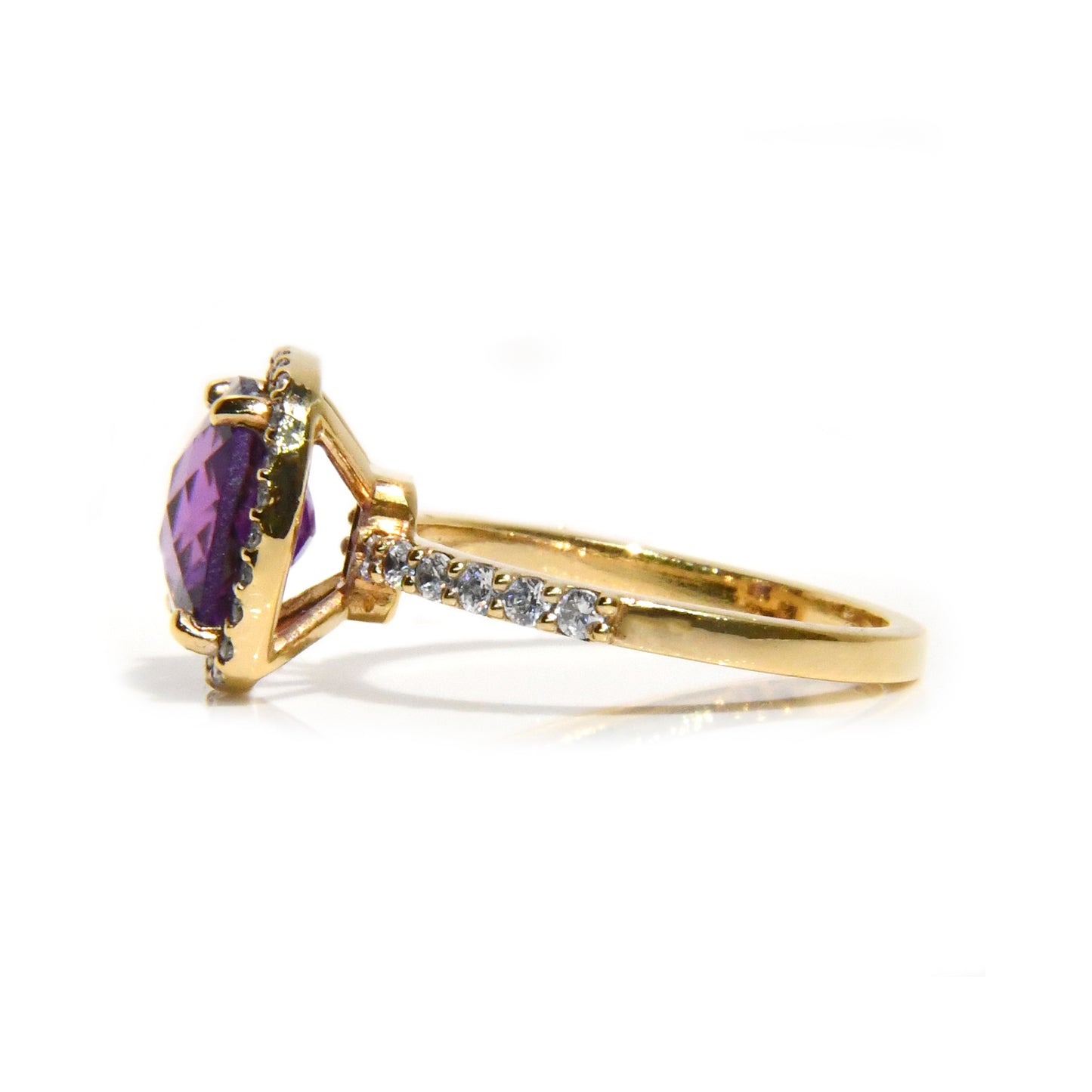 Anillo Anastasia con Amatista Cushion de 3.5cts y .64cts de Diamantes