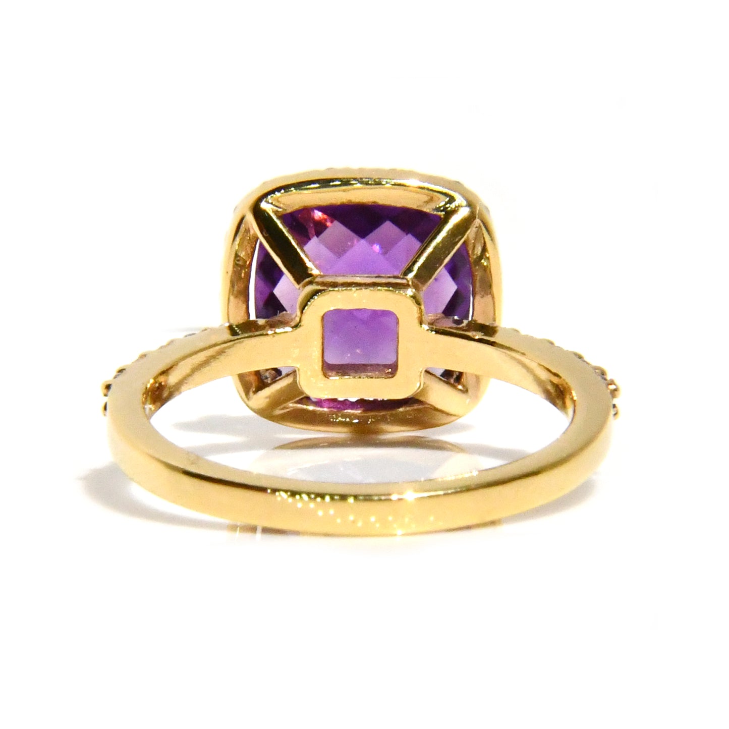 Anillo Anastasia con Amatista Cushion de 3.5cts y .64cts de Diamantes