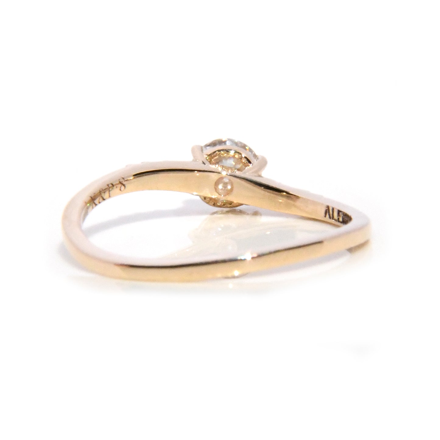 Anillo Infinito con Moissanita de .50Cts y Diamantes Naturales