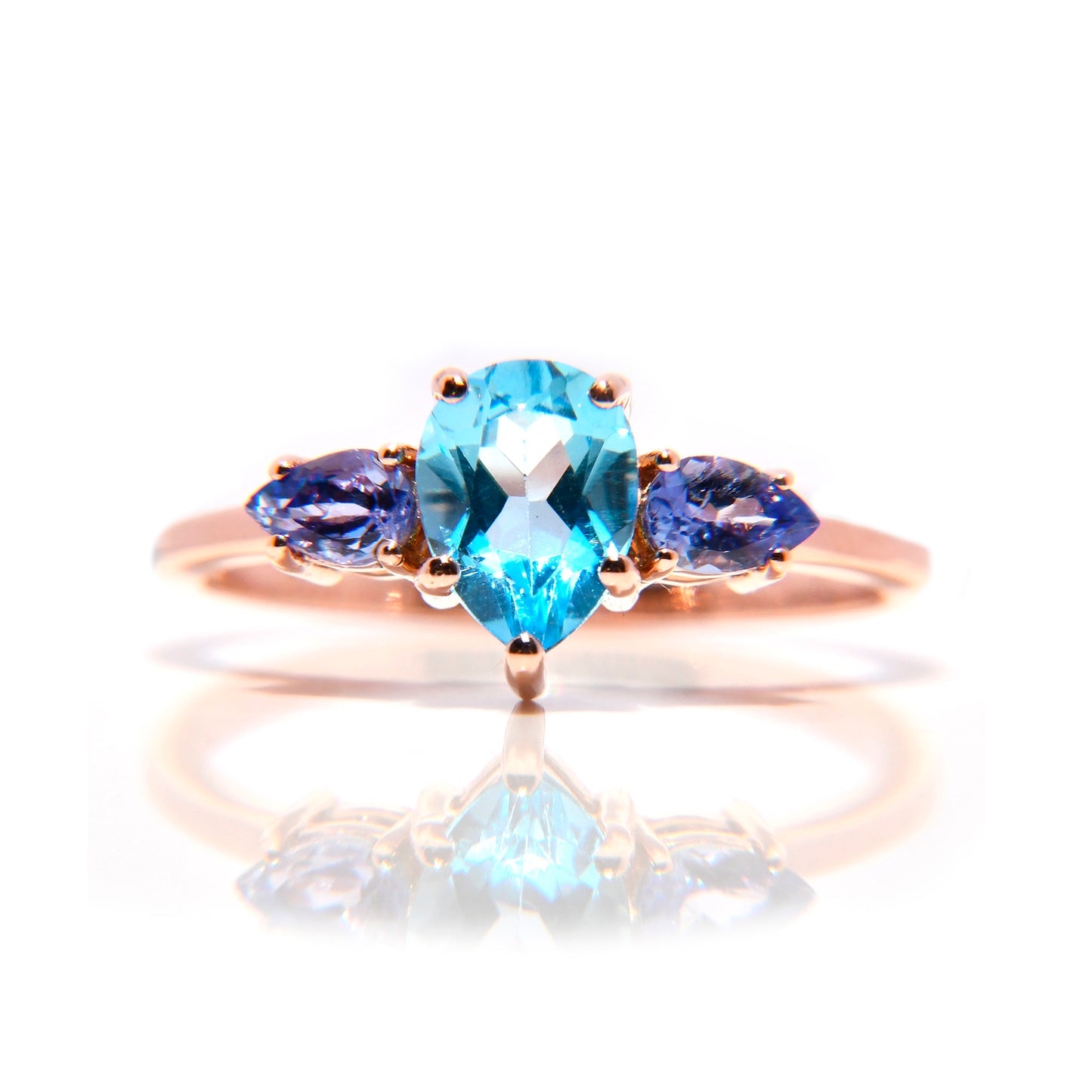 Anillo Ariana con Topacio Azul y Tanzanitas