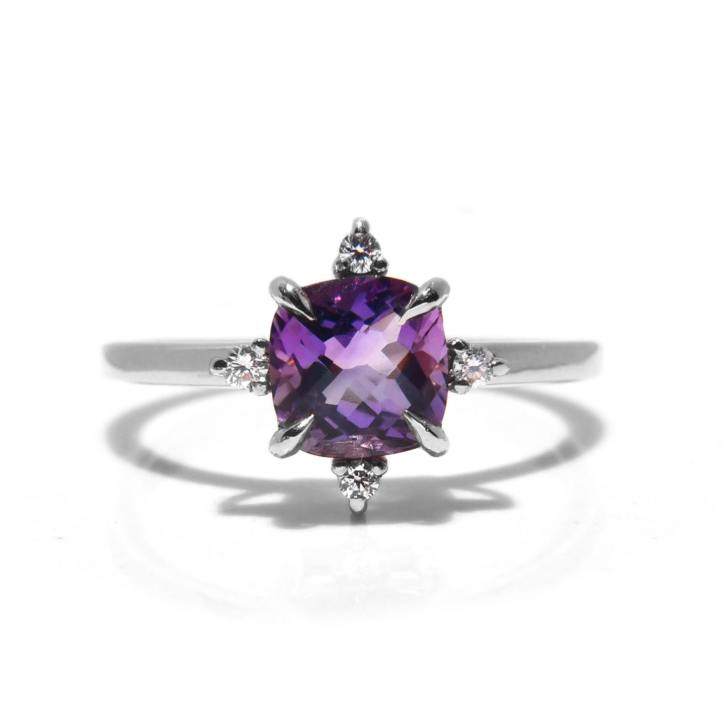 Anillo con Amatista Cushion con Diamantes