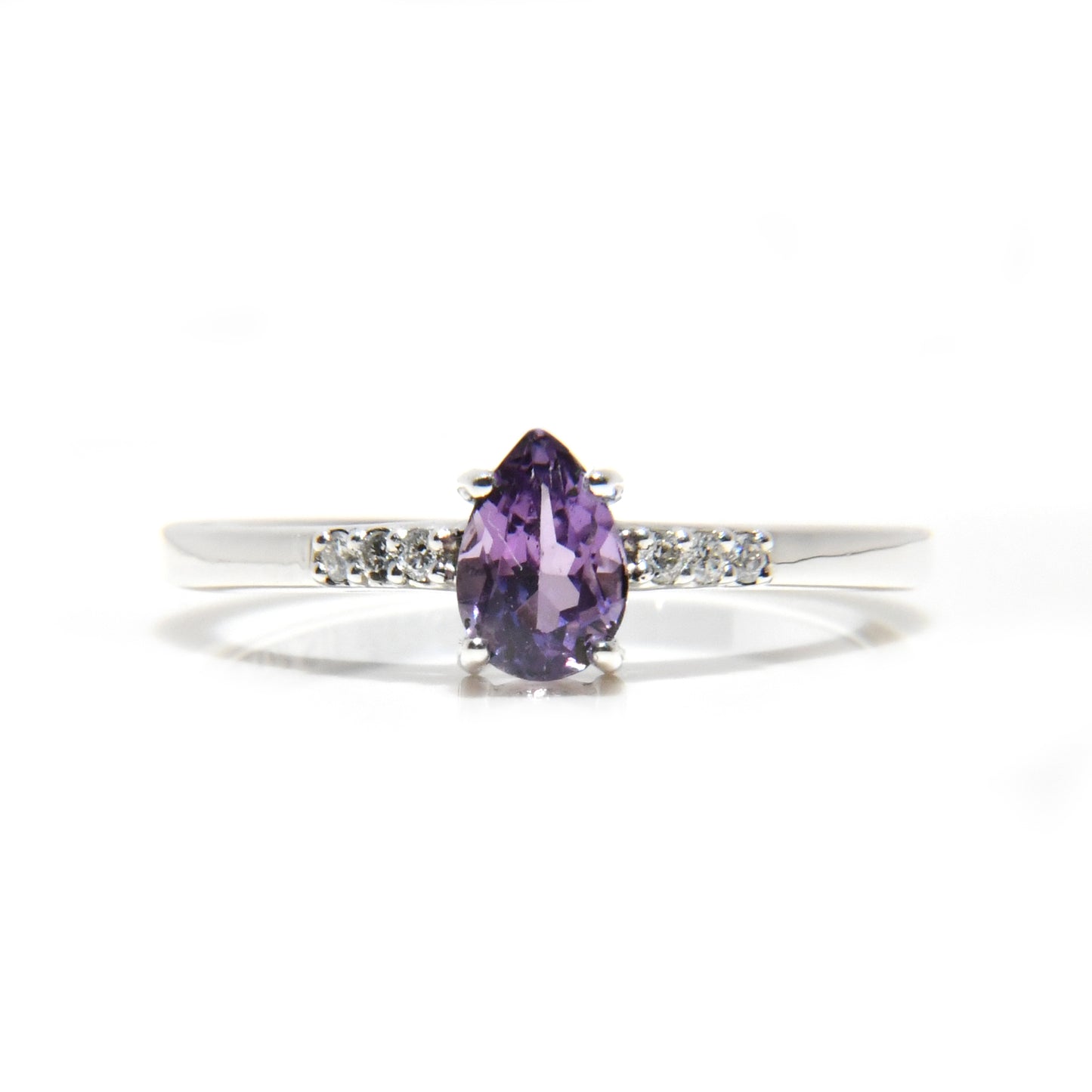 Anillo con Amatista Gota y 6 Diamantes