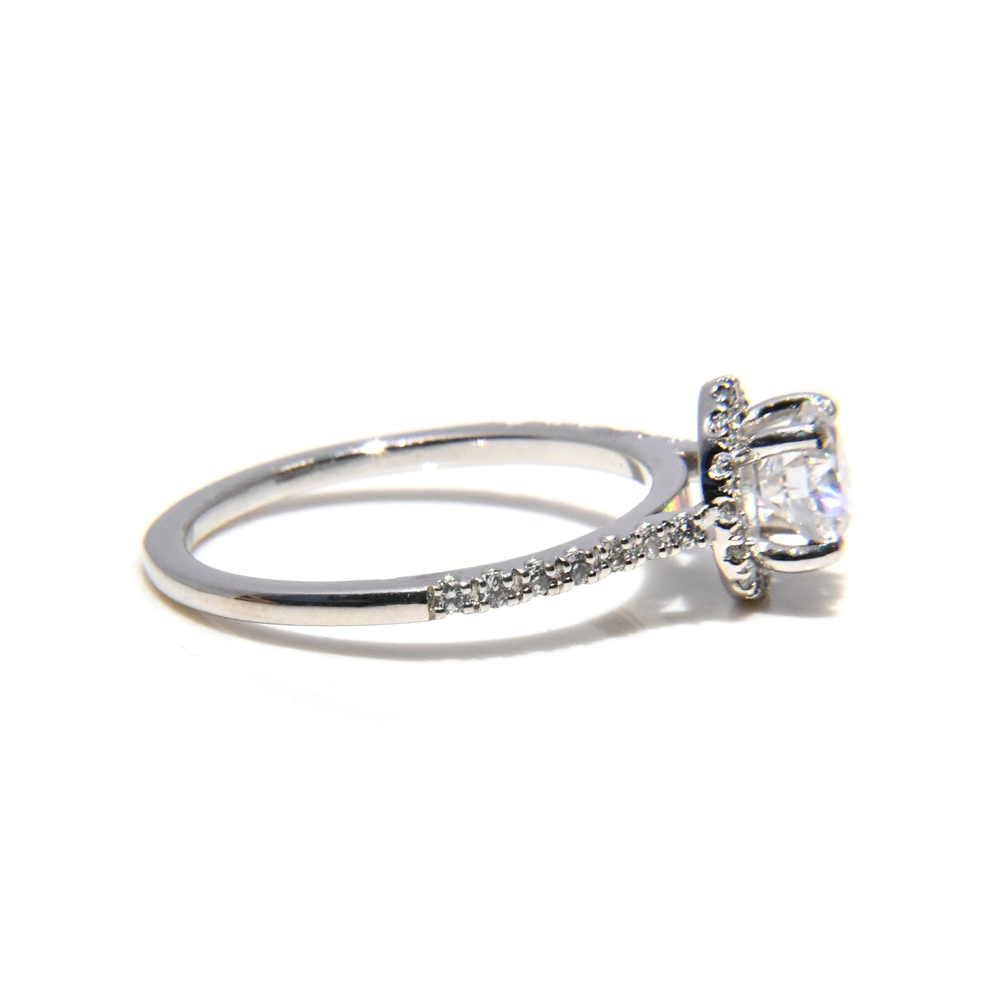 Anillo de Compromiso con Halo de Moissanitas .80Cts