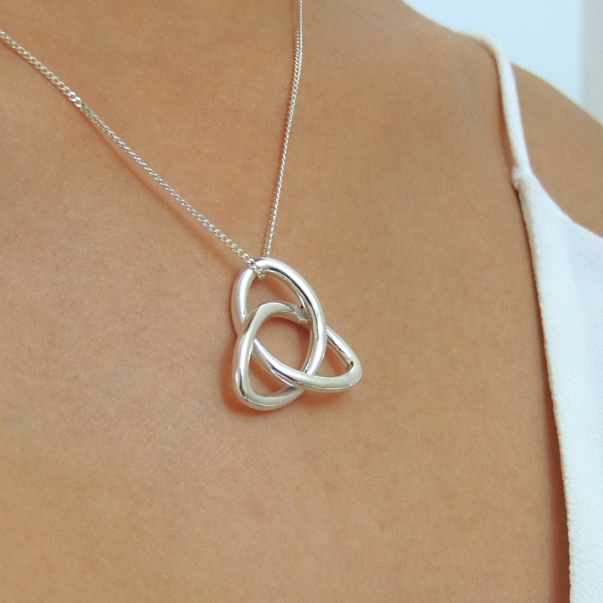 Dije Triquetra Mediano
