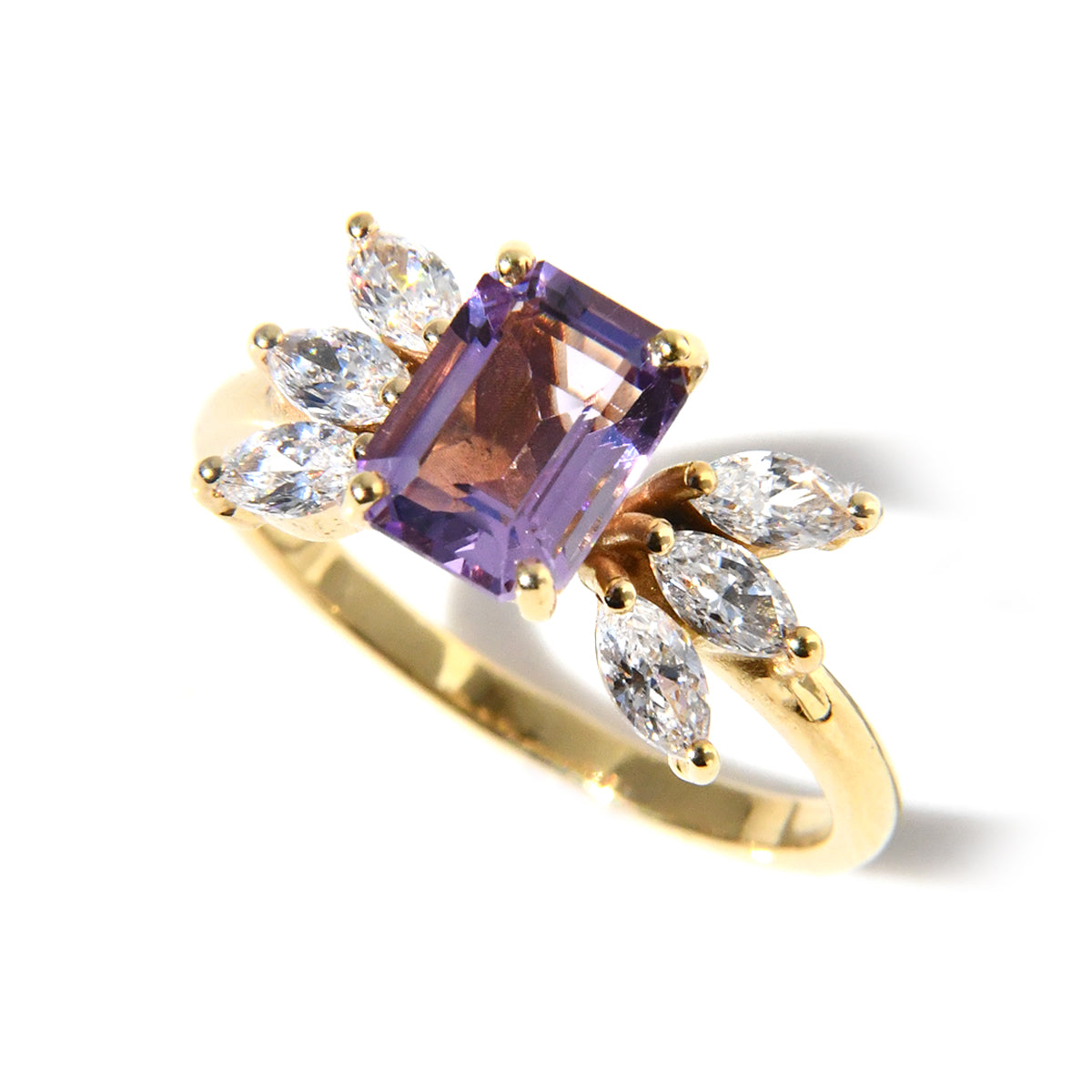 Anillo de Compromiso con Amatista 1.05Cts y Moissanitas 1.2Cts