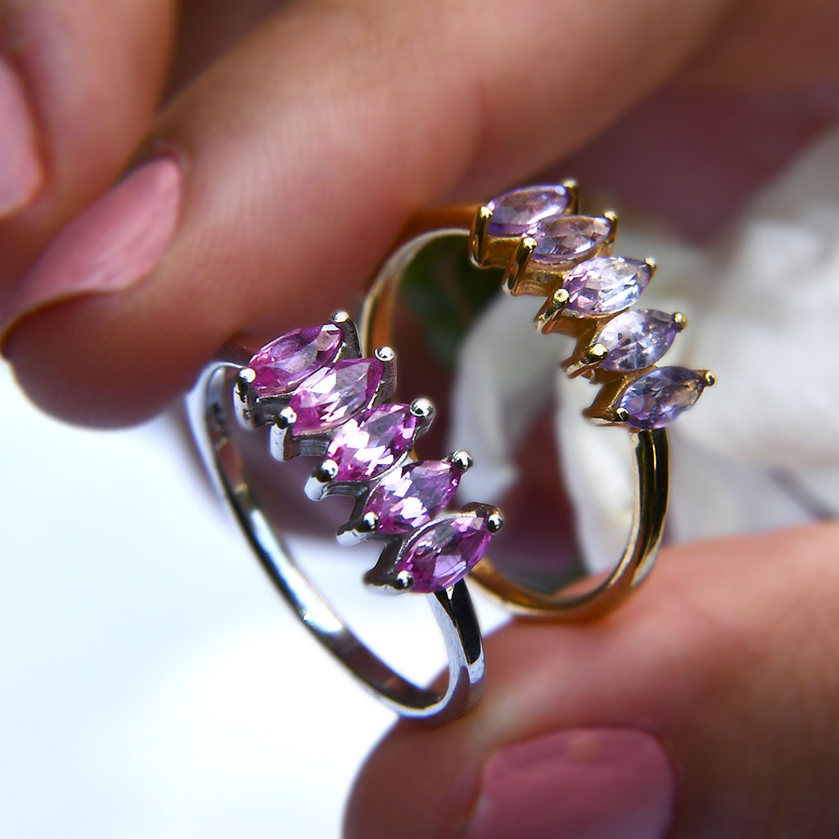 Anillo con Espinelas corte Marquise