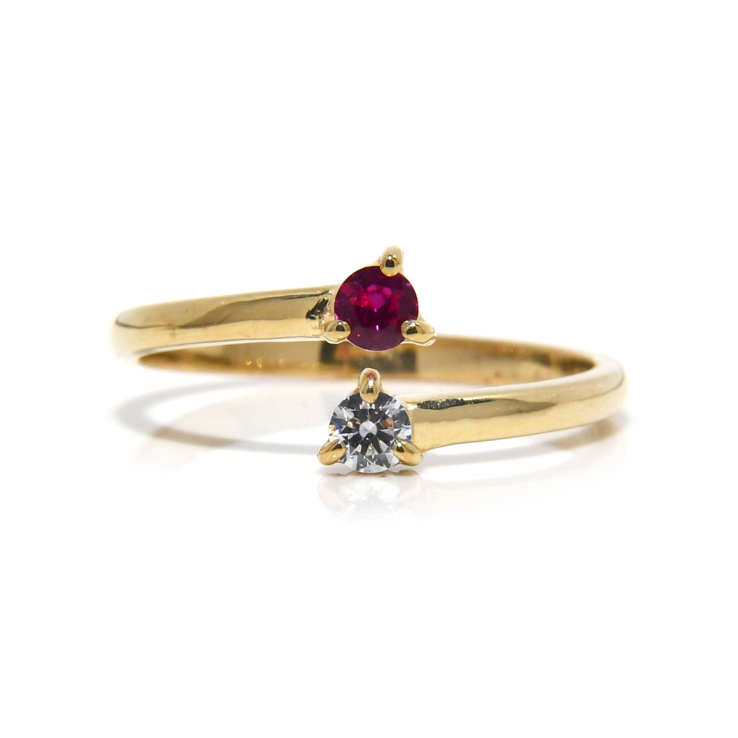 Anillo Espiral con Diamante y Rubí / Mes de Julio