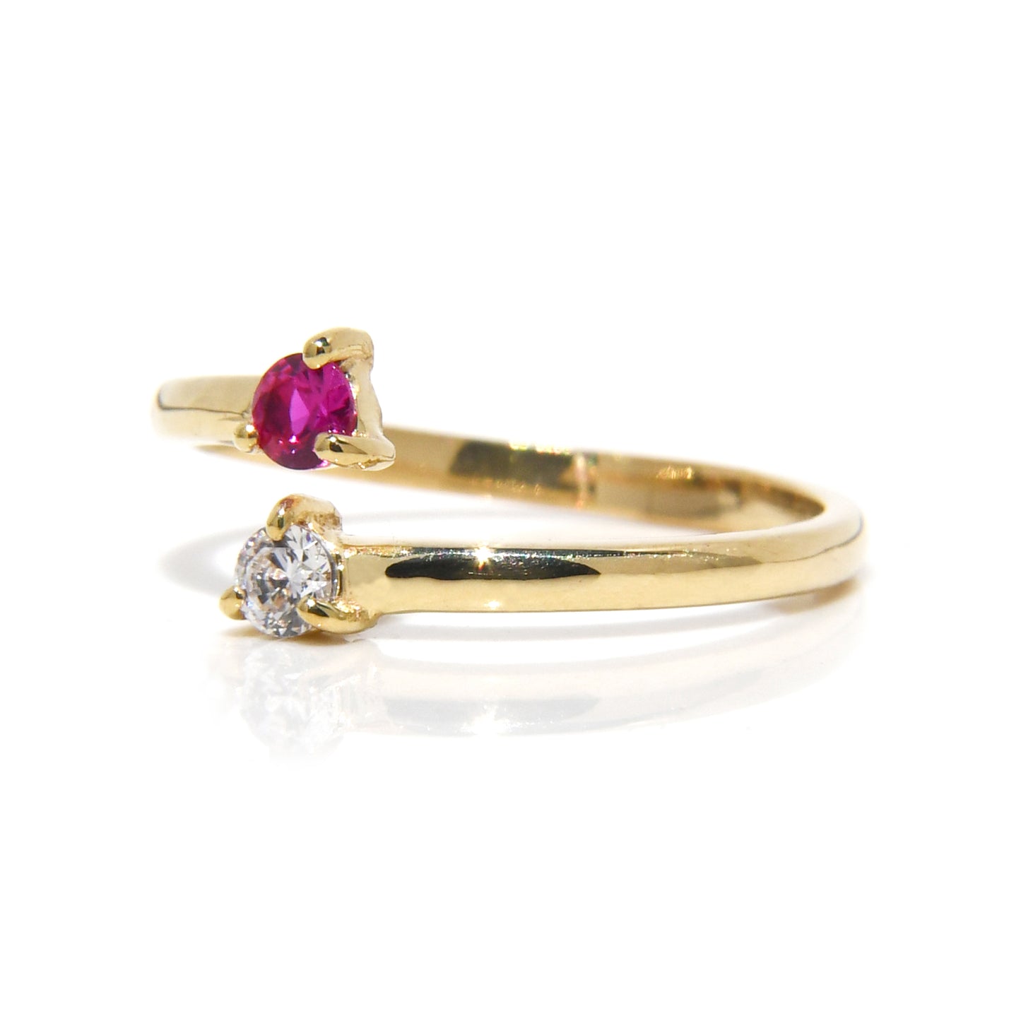 Anillo Espiral con Diamante y Rubí / Mes de Julio