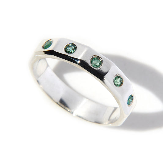 Anillo con Esmeraldas