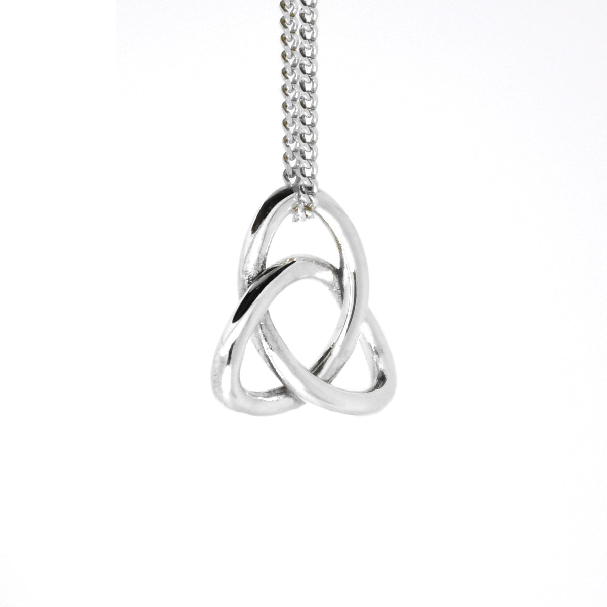 Dije Triquetra Mini en Plata Fina