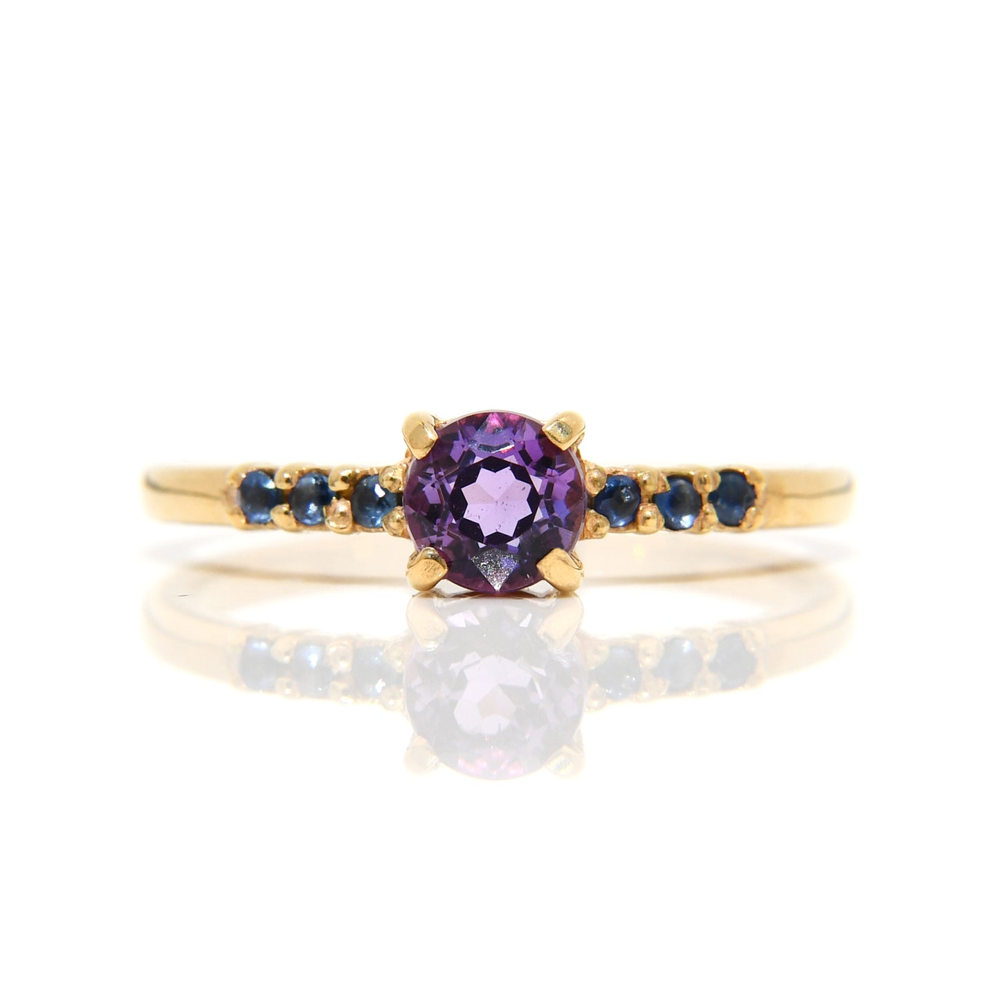 Anillo de Amatista y Zafiros