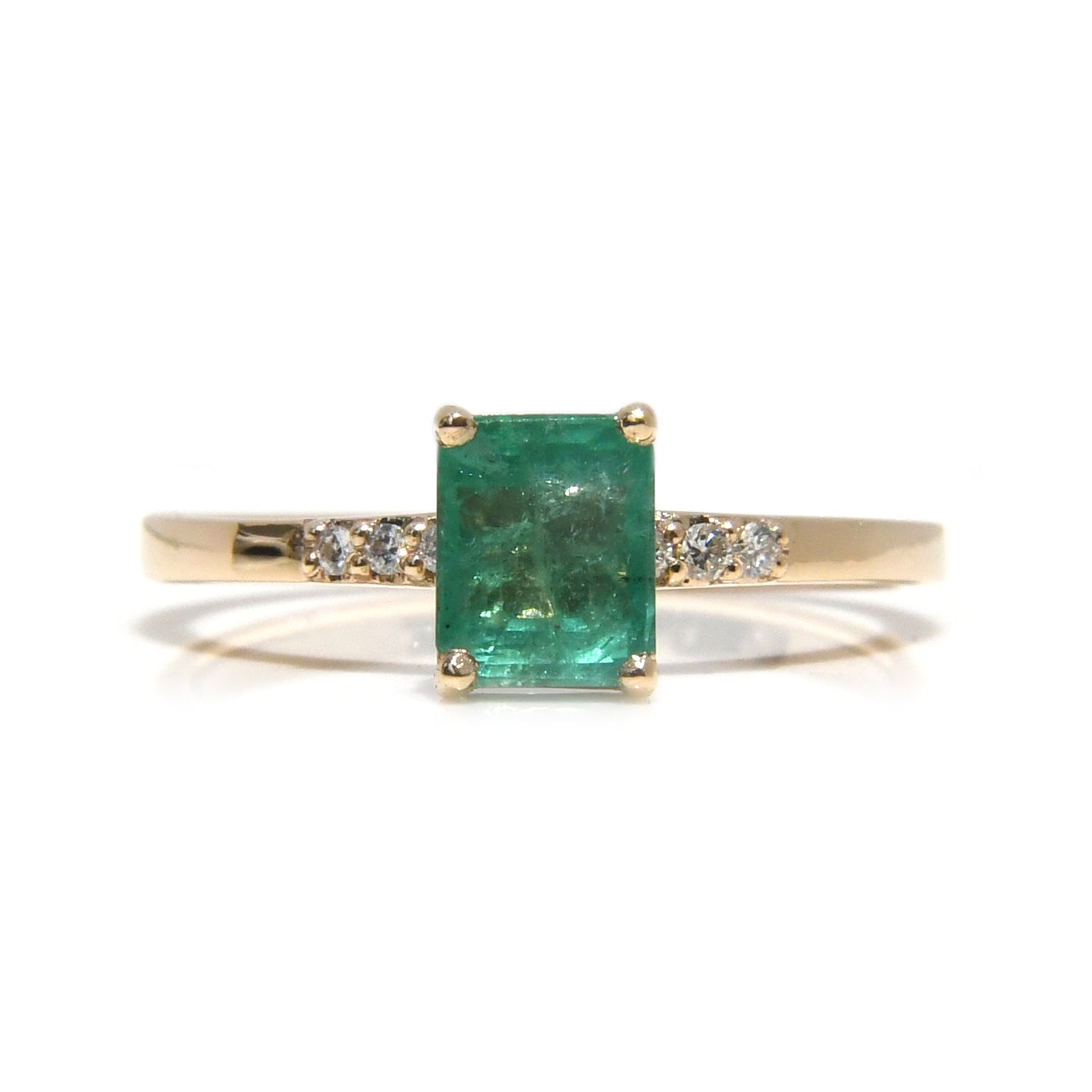 Anillo de Compromiso con Esmeralda de .95Cts y Diamantes