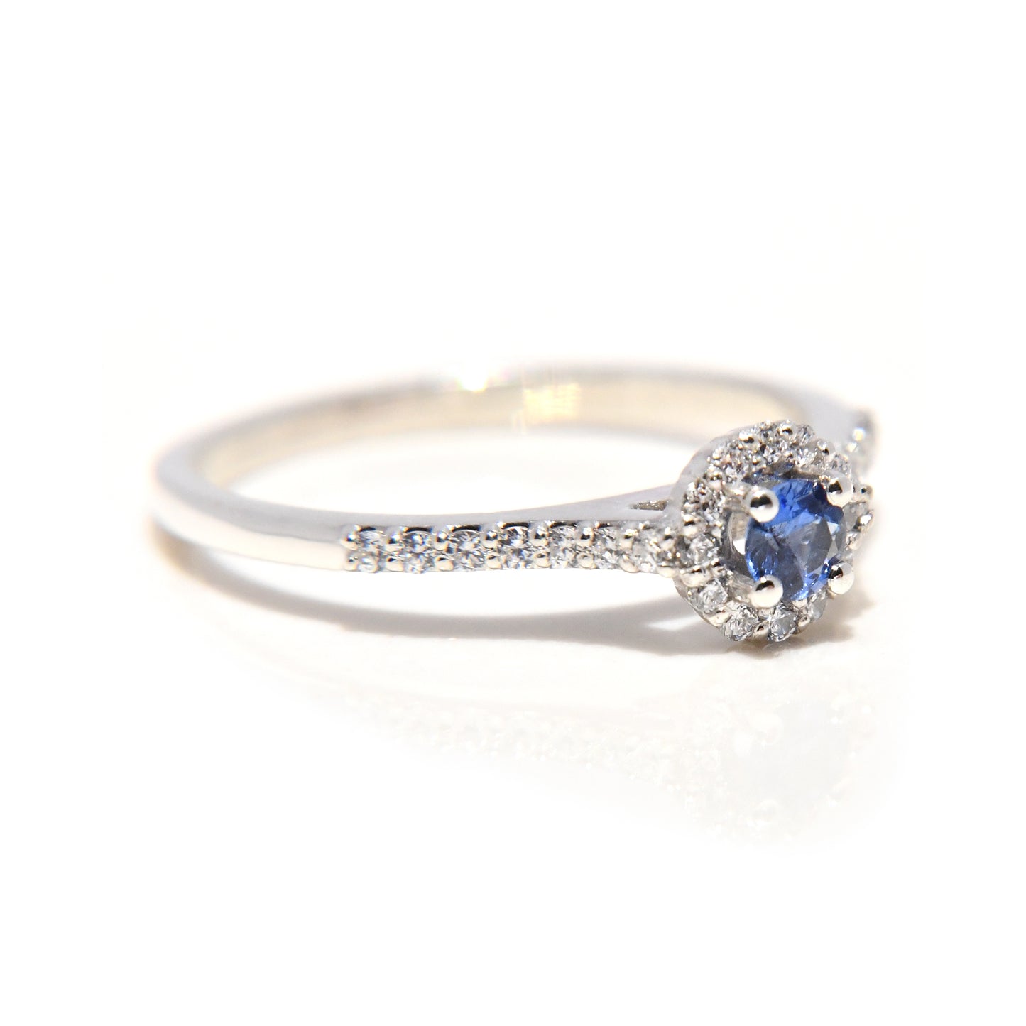 Anillo de Compromiso con Zafiro .22Cts