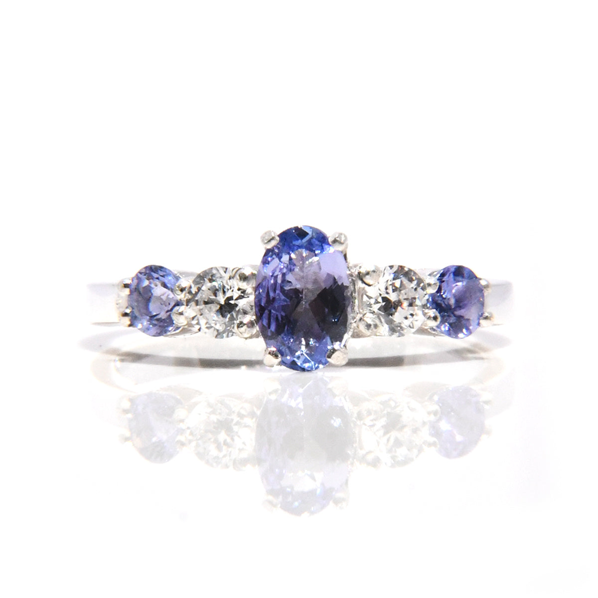 Anillo Sarai con Tanzanitas y Moissanitas