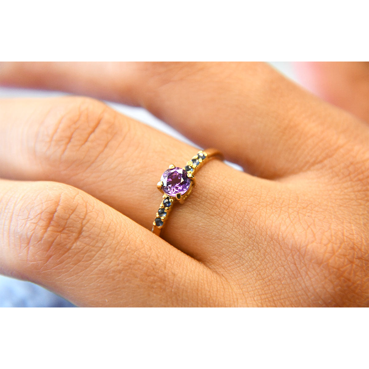 Anillo de Amatista y Zafiros