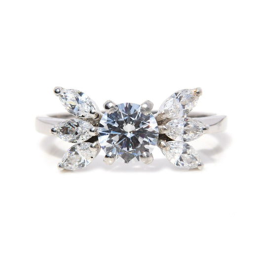 Anillo Arya con Moissanita .80Cts y Marquises de.20Cts - ALENNA JEWELS