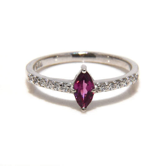 Anillo con Rodolita y 12 Diamantes