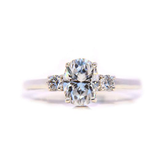 Anillo Aldemi con Moissanita Oval 1.5 Cts - ALENNA JEWELS