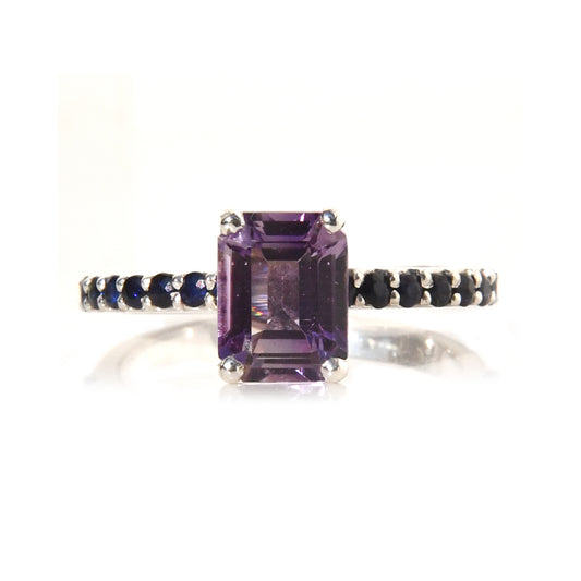 Anillo de Compromiso con Amatista de 1.5Cts y Zafiros