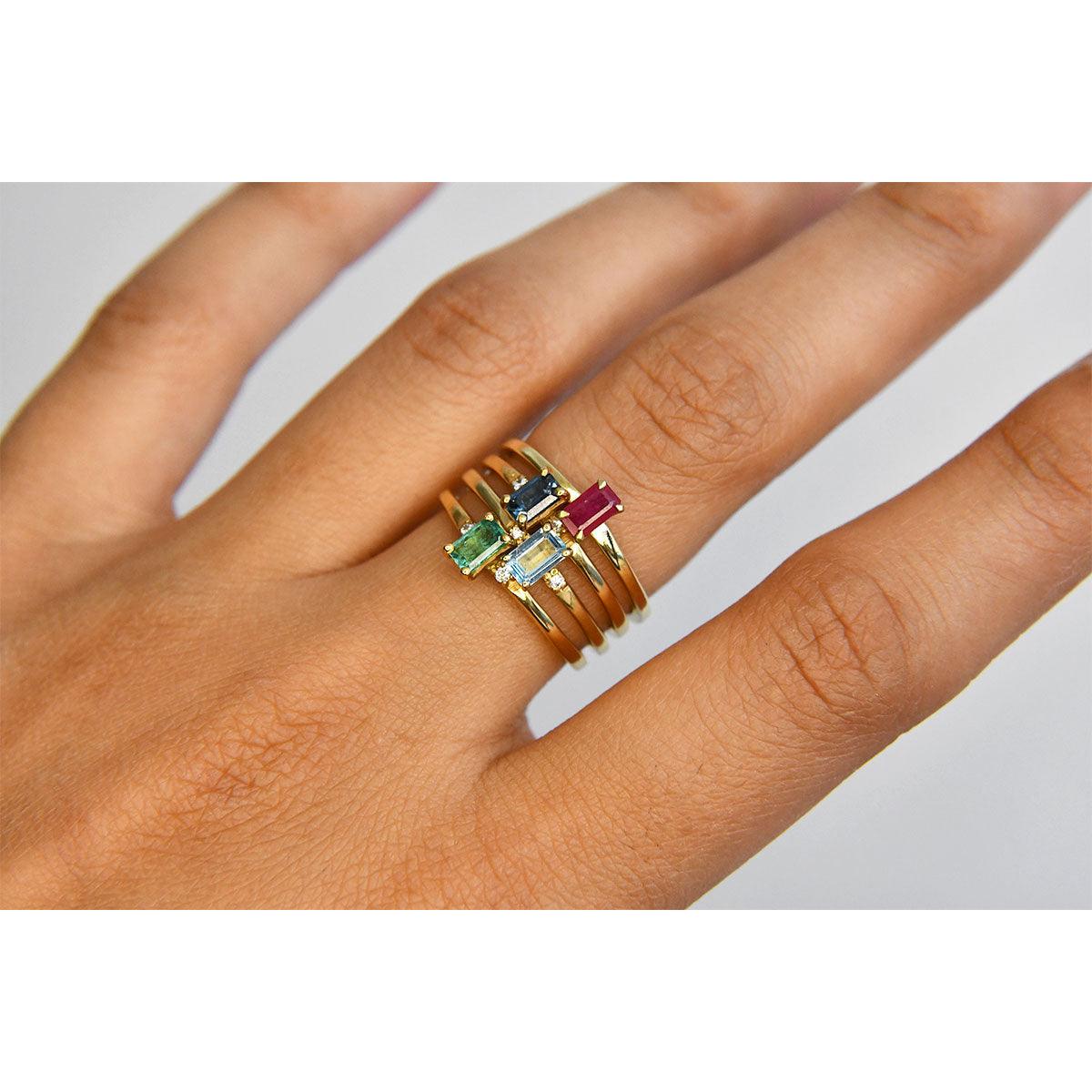 Anillo Aleida con Esmeralda y Diamantes / Gema Mes de Mayo - ALENNA JEWELS