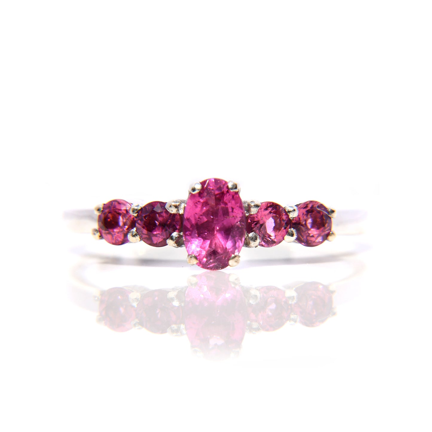 Anillo con Turmalinas corte Oval y Circulares