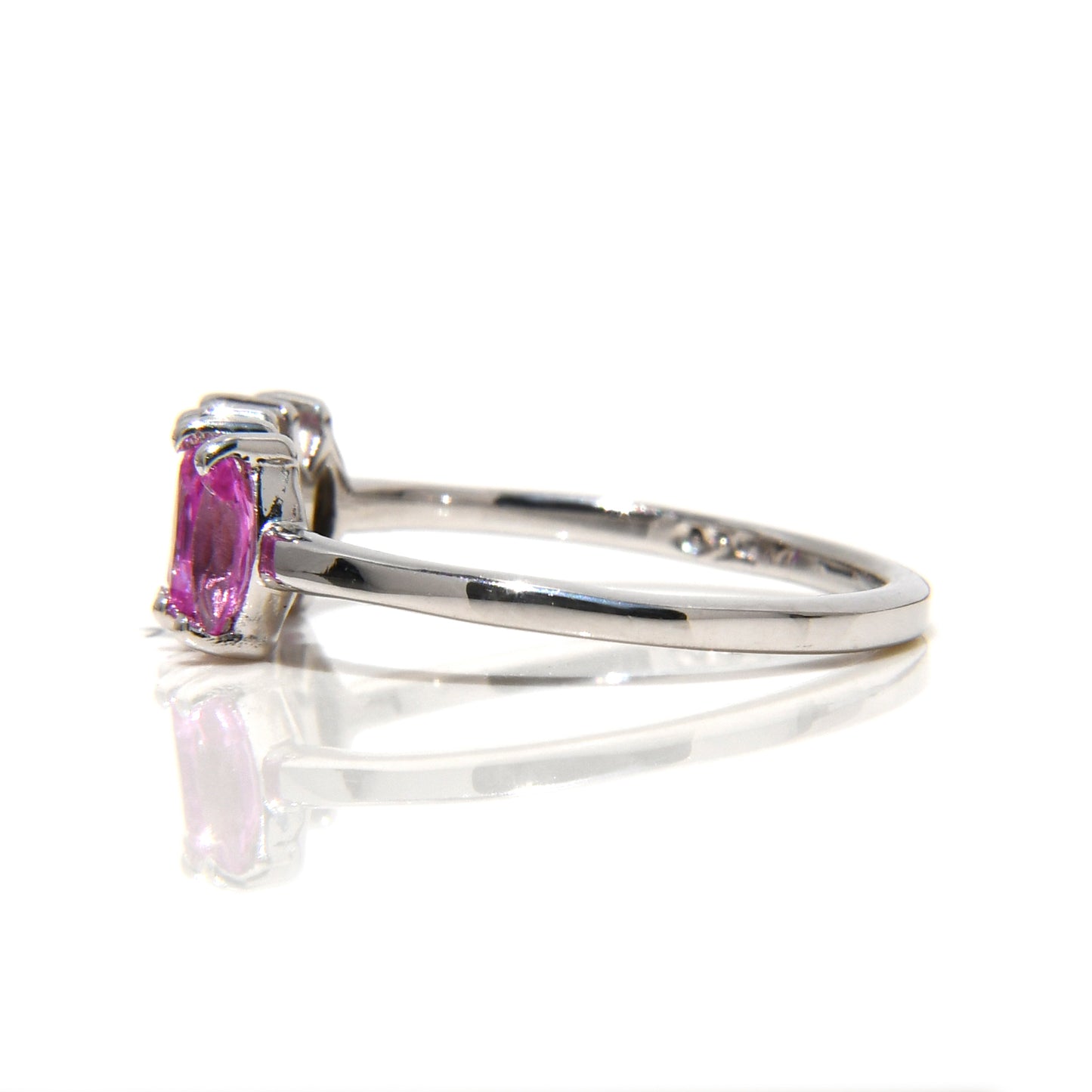 Anillo con Espinelas corte Marquise