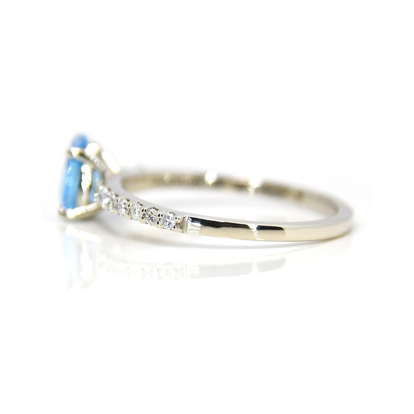 Anillo Anya con Topacio Azul Corte Pera - ALENNA JEWELS