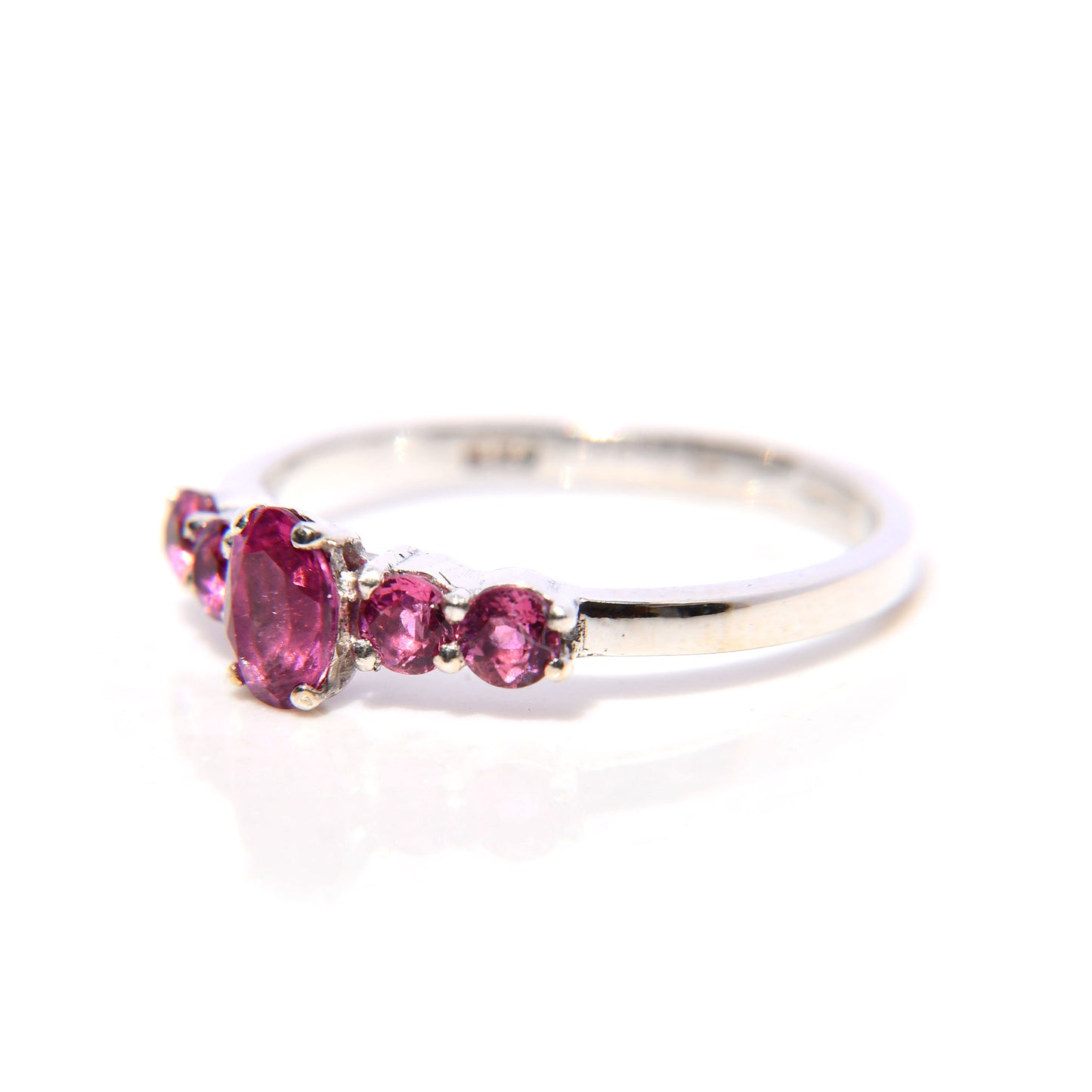 Anillo con Turmalinas corte Oval y Circulares