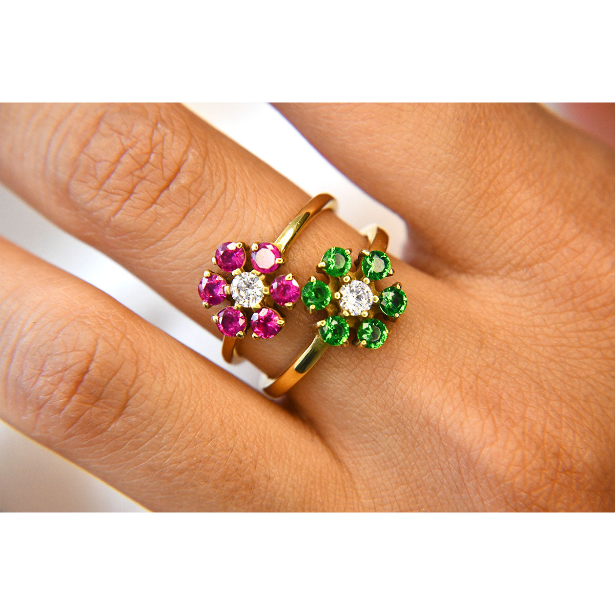 Anillo de Flor con Rubí / Gema mes de Julio