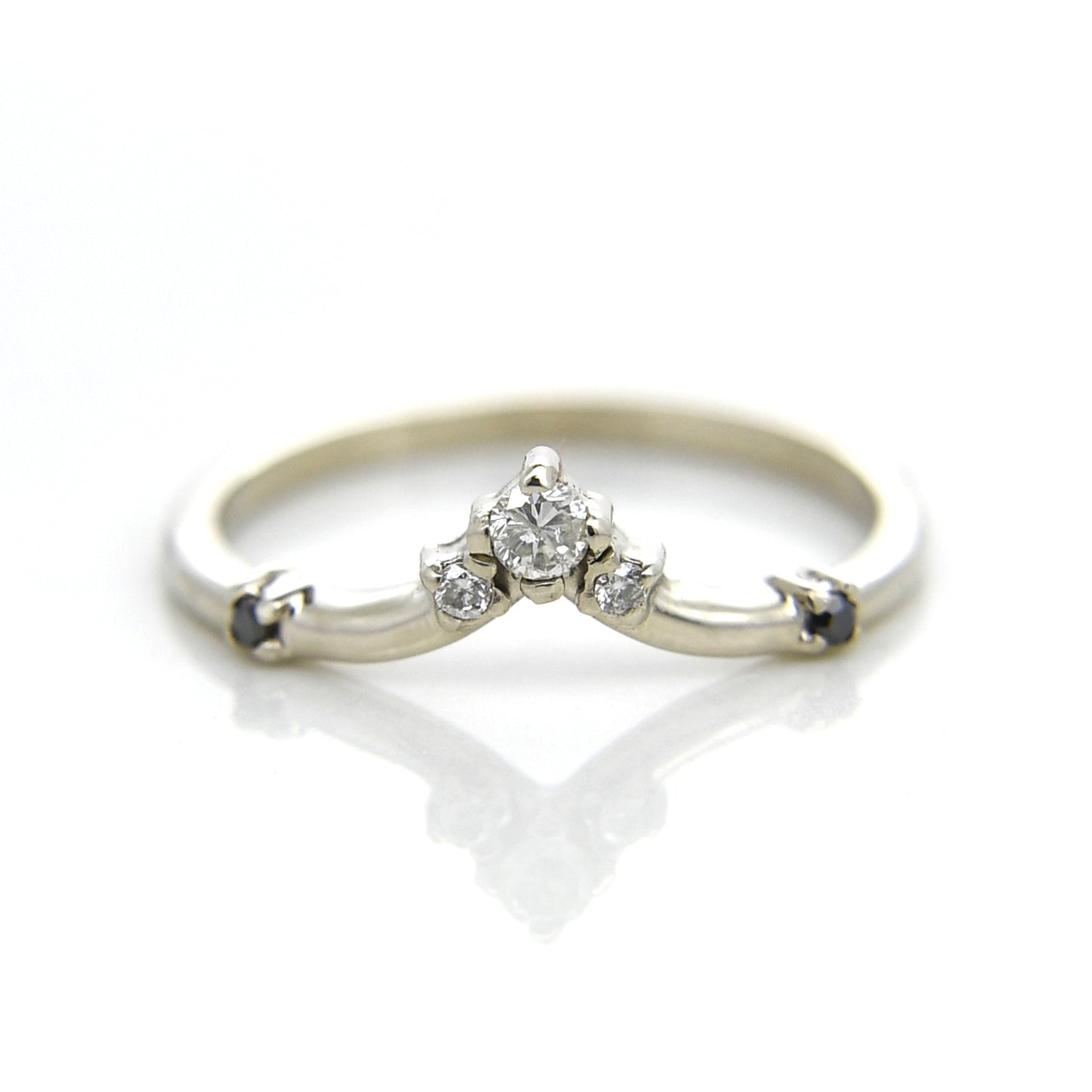 Anillo Corona con Diamantes