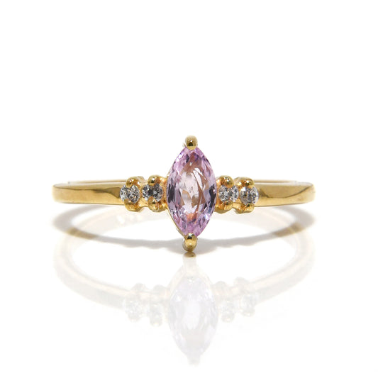 Anillo de Compromiso con Zafiro Rosa y Diamantes