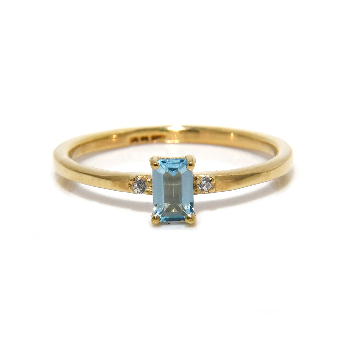 Anillo con Aguamarina y Diamantes / Gema Mes de Noviembre