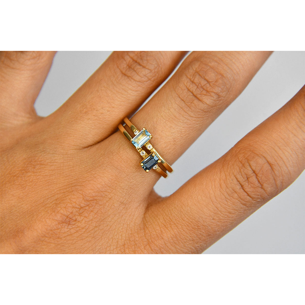 Anillo con Aguamarina y Diamantes / Gema Mes de Noviembre
