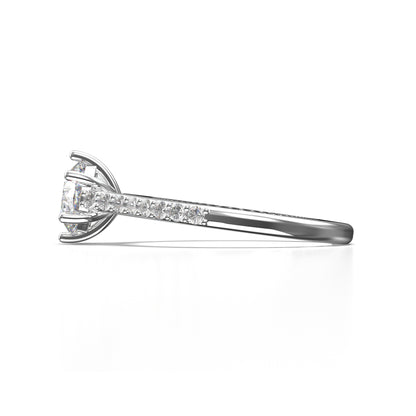 Anillo de Compromiso con Piedras Laterales y Diamante