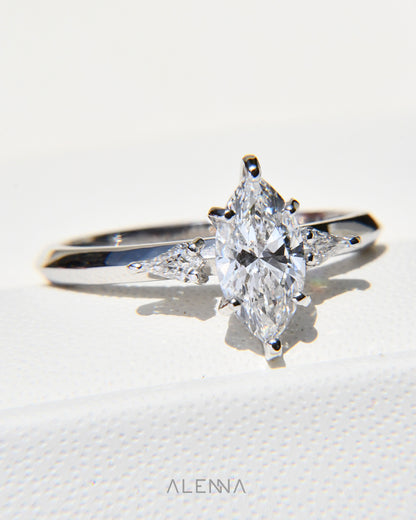 Anillo de Compromiso Nozomi con Diamante Corte Marquise
