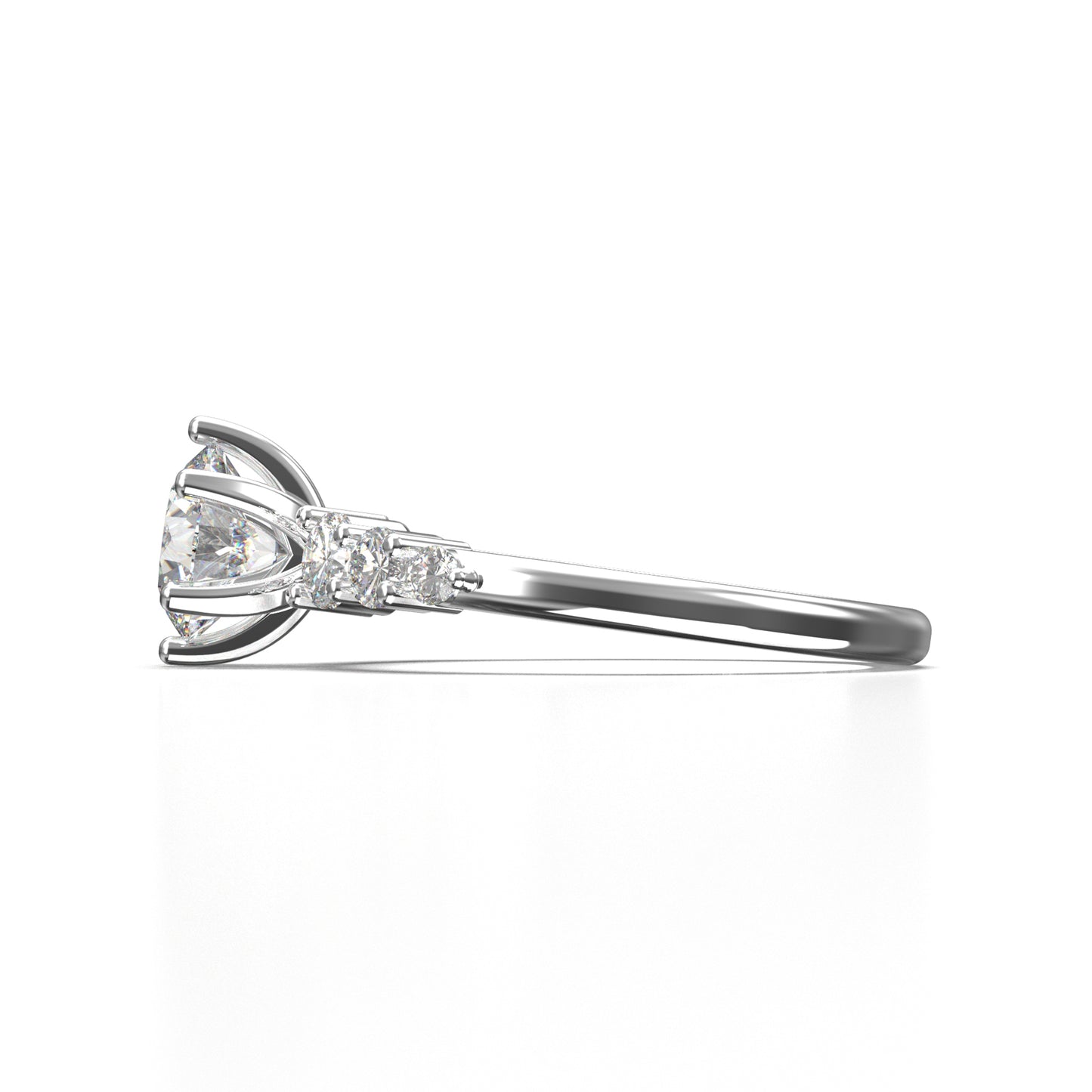 Anillo de Compromiso Solitario con Diamante a 6 Uñas y Diamantes laterales