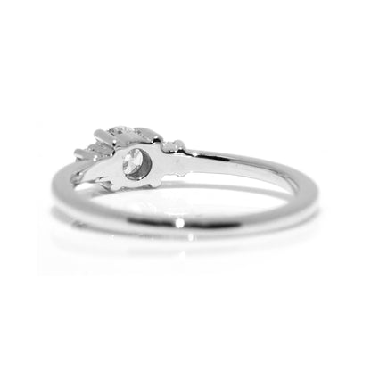 Anillo de Compromiso en Plata Fina con Moissanita de .30cts