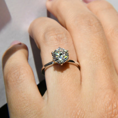 Anillo de Compromiso Adeya con Moissanita de 2Cts