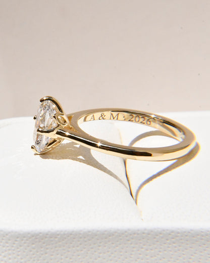 Anillo de Compromiso Miyu con Diamante Cushion