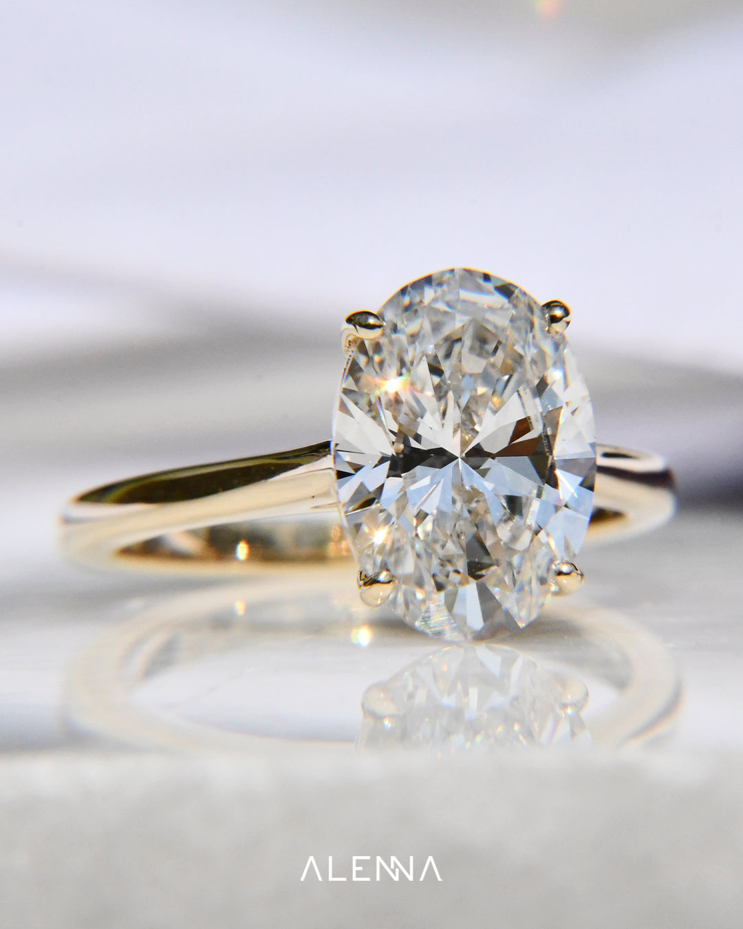 Anillo de Compromiso Miyabi con Diamante Oval