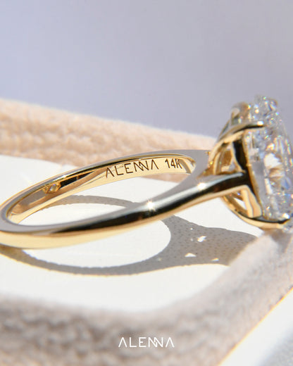 Anillo de Compromiso Miyabi con Diamante Oval