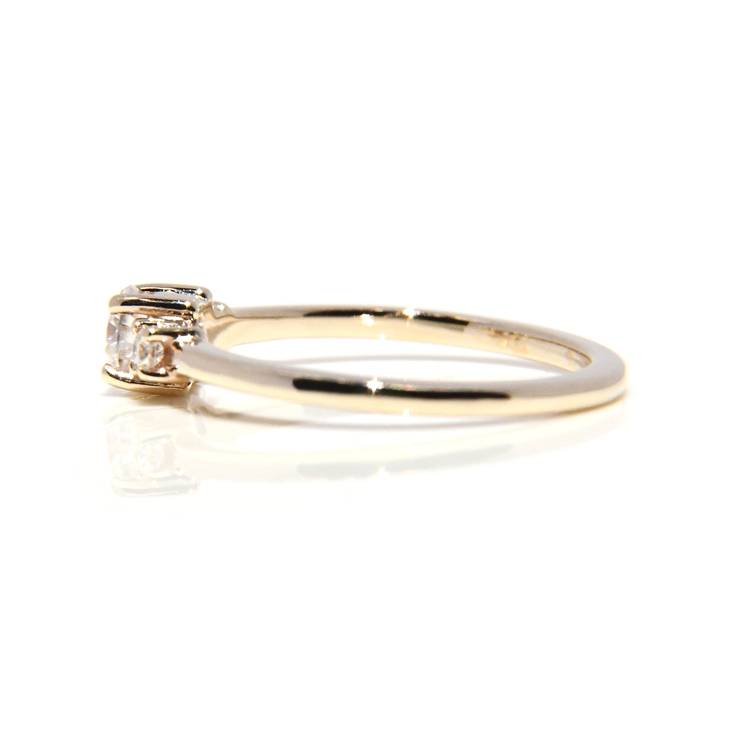 Anillo Alexia con Moissanita de .30Cts