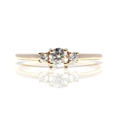 Anillo Alexia con Moissanita de .30Cts