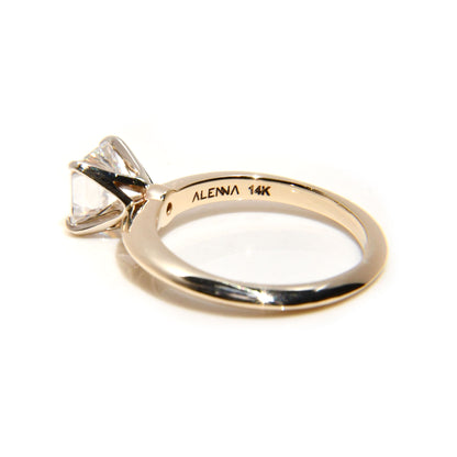 Anillo de Compromiso con  Moissanita Asscher 1.5Cts