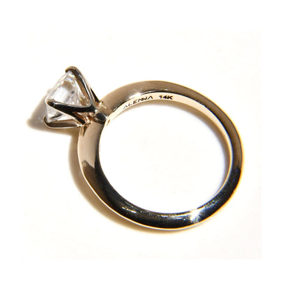 Anillo de Compromiso con  Moissanita Asscher 1.5Cts