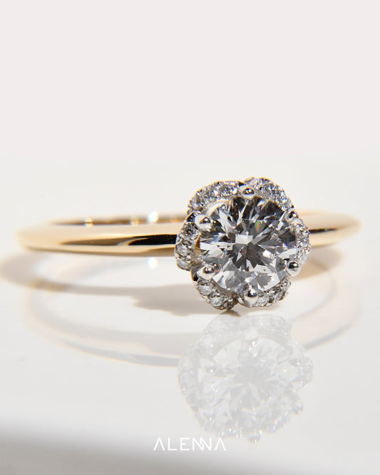 Anillo de Compromiso con Flower Halo