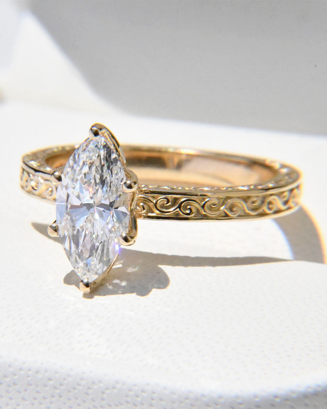 Anillo de Compromiso Yuri con Diamante Marquise