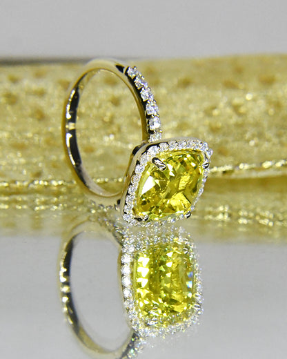 Anillo con Zafiro Lab de 6.25cts y .64cts de Diamantes