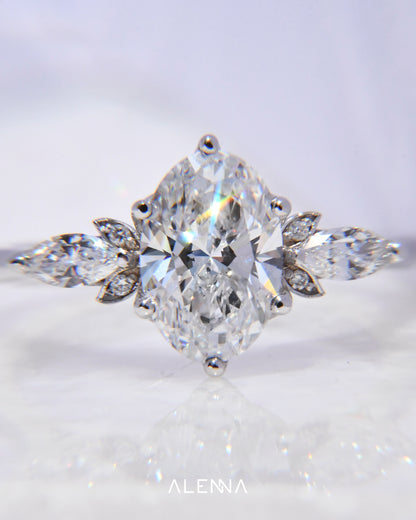 Anillo de Compromiso Sheyla con Diamante Corte Oval