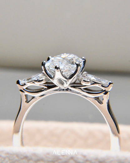 Anillo de Compromiso Sheyla con Diamante Corte Oval